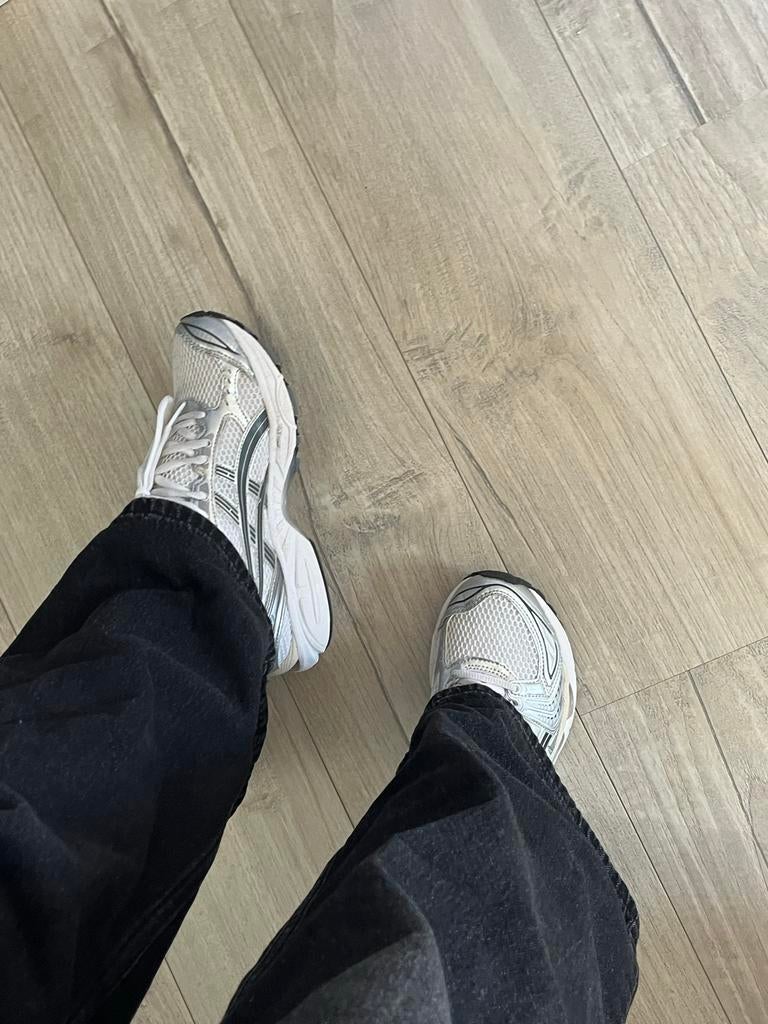 ASICS Gel-Kayano hardloopschoenen, Ophalen of Verzenden, Zo goed als nieuw, Wit, Sportschoenen