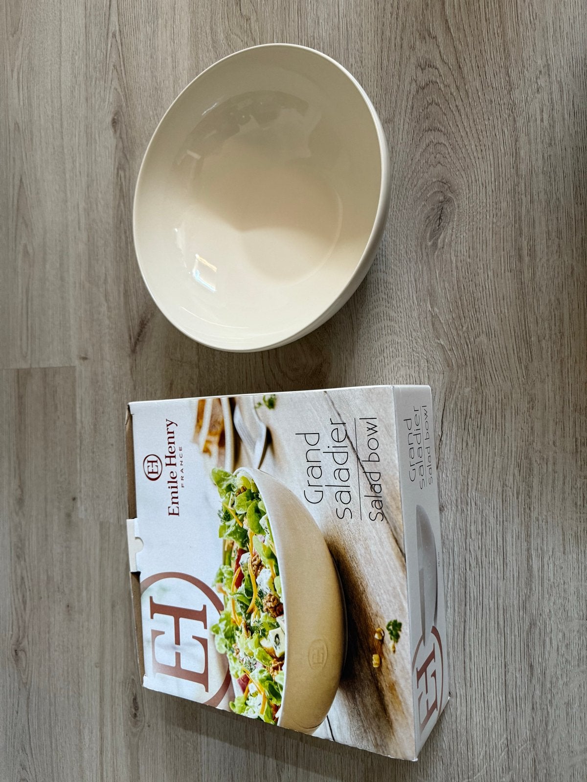 Emile Henry Saladeschaal - Nieuw in doos, Beige, Overige typen, Nieuw, Ophalen of Verzenden