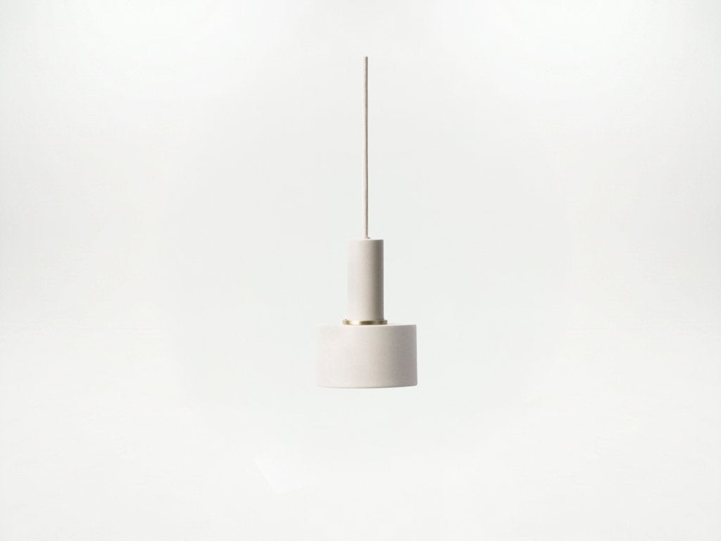 Ferm Living Socket Pendant Low + Disc Shade bij TheReSales, Huis en Inrichting, Lampen | Hanglampen, Ophalen, Zo goed als nieuw