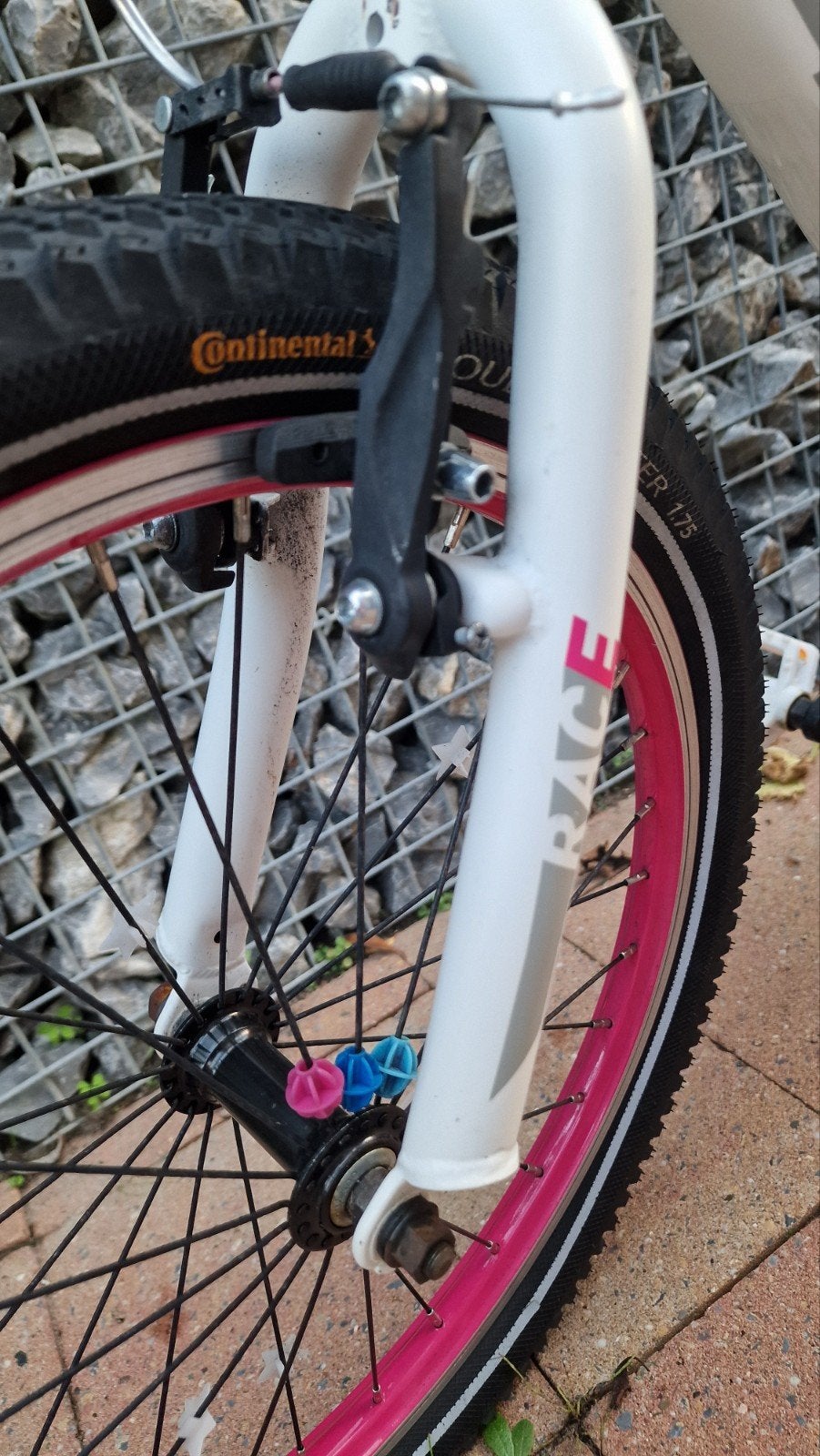 Foto 10 van Cube Race 200 20" meisjes mountainbike roze/wit