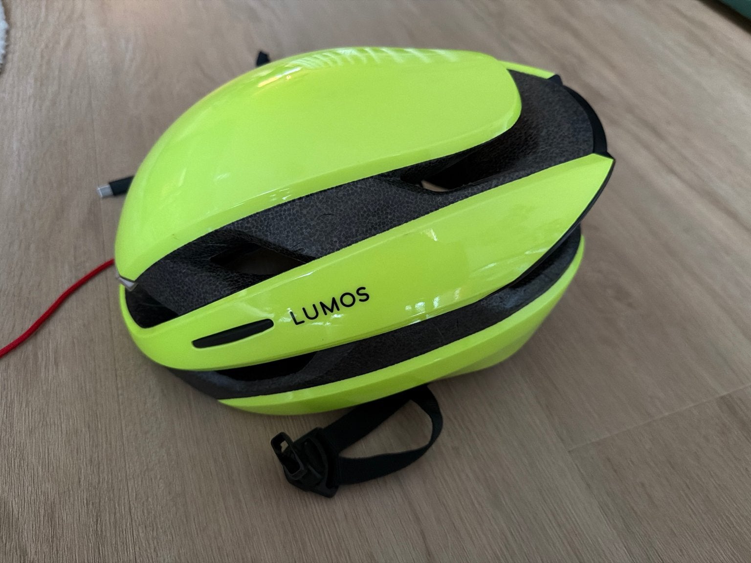 Lumos fietshelm met LED-verlichting voor & achter – USB, Ophalen, Zo goed als nieuw, Heer of Dame