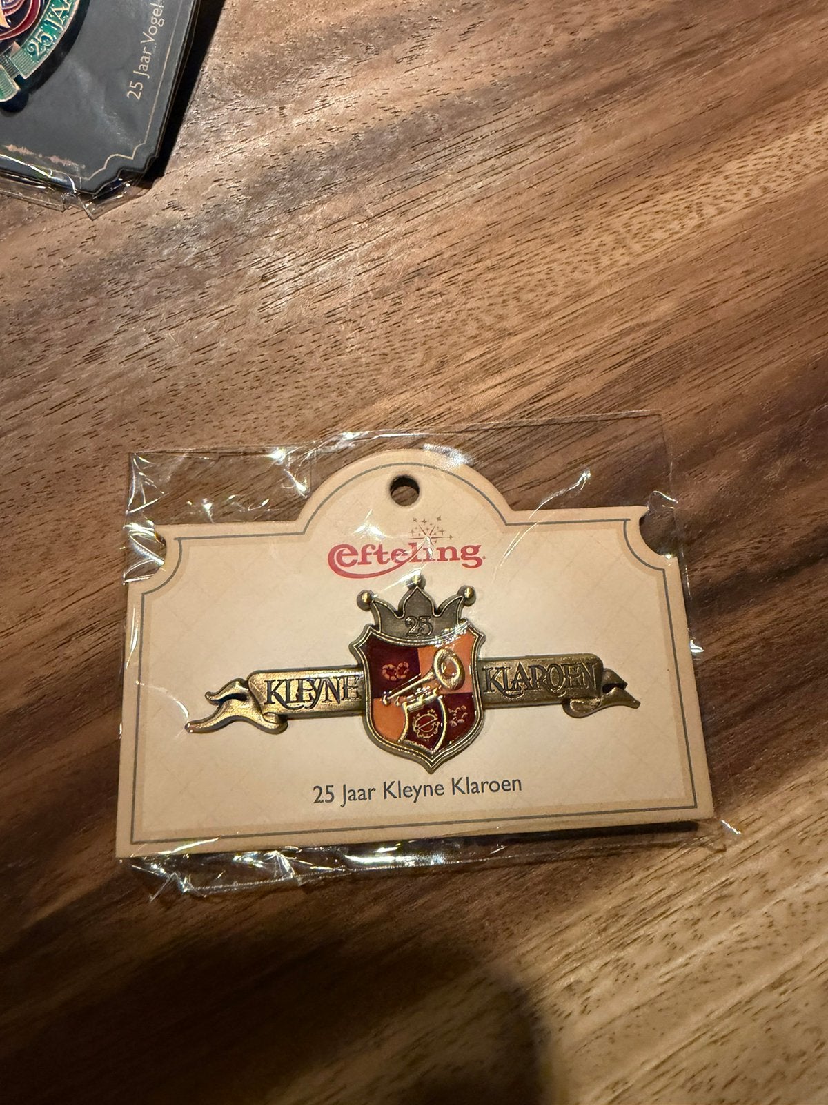Efteling pin Kleine Klaroen op kaartje, Ophalen of Verzenden, Zo goed als nieuw, Button of Speldje