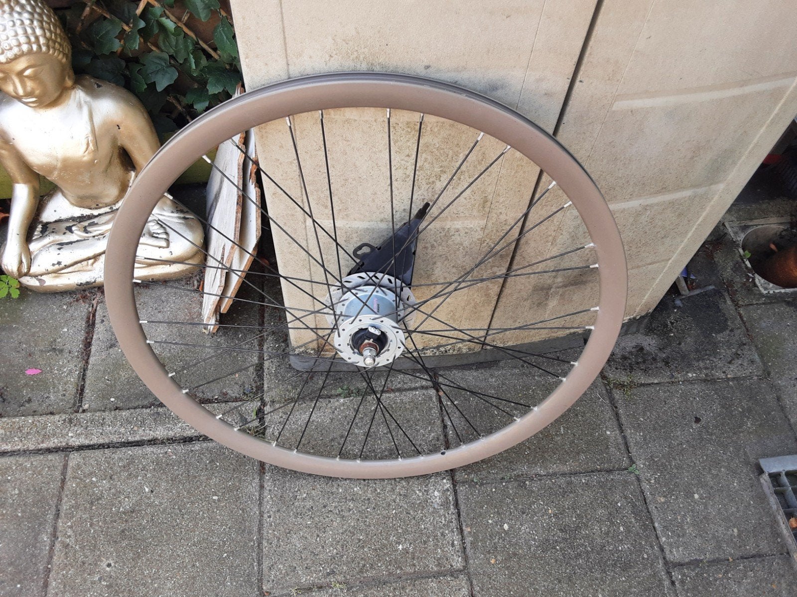 4x 28 inch shimano voorwiel, naafdynamo, rollerbrake rem, Fietsen en Brommers, Fietsonderdelen, Ophalen of Verzenden, Zo goed als nieuw