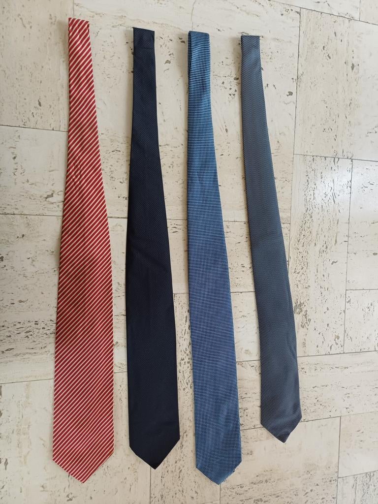 Vier Hugo Boss stropdassen, Kleding | Heren, Stropdassen, Ophalen of Verzenden, Zo goed als nieuw, Hugo Boss