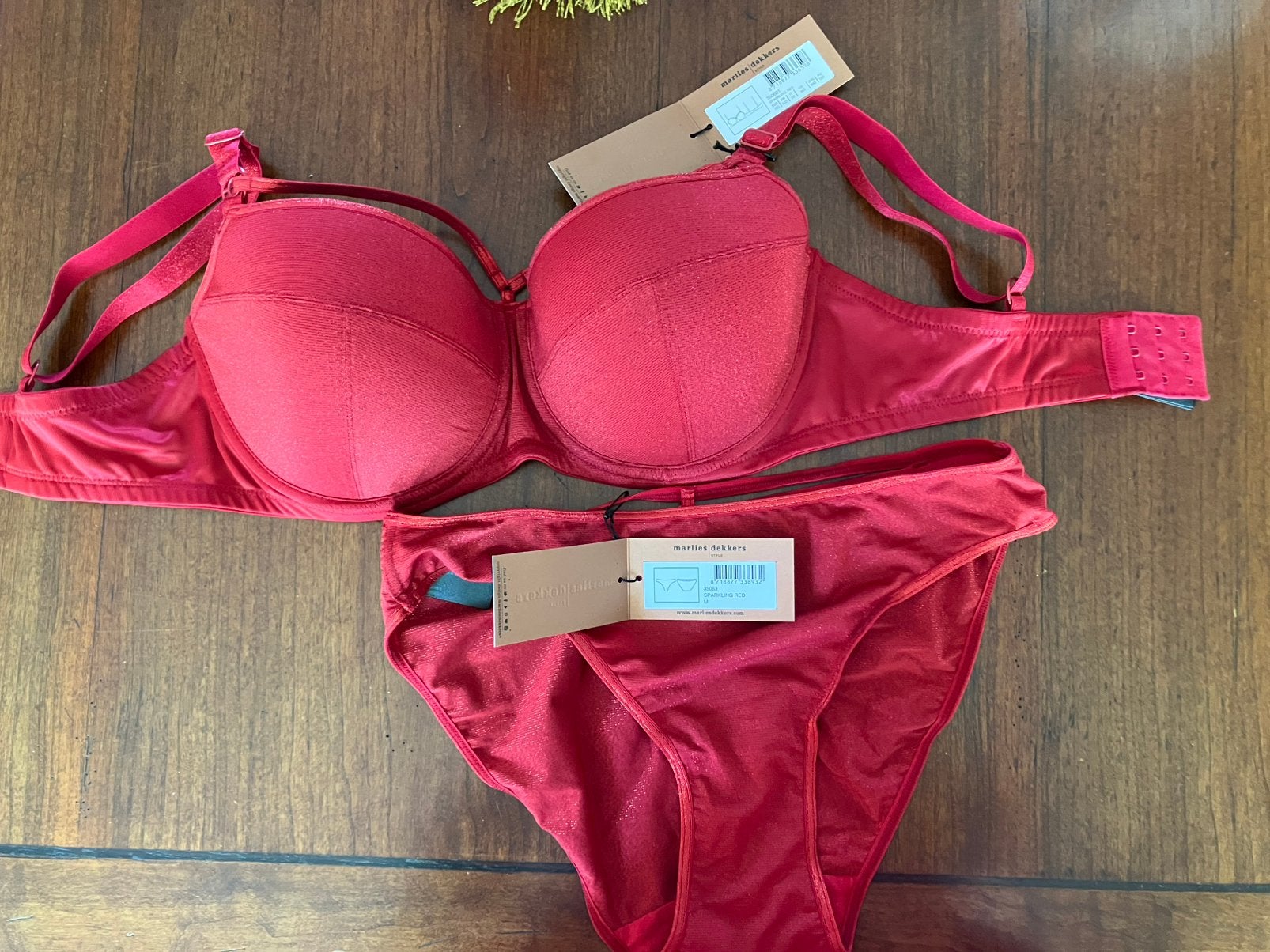 Marlies Dekkers setje sparkling red BH 75D en onderbroek M., Ophalen of Verzenden, Rood, BH