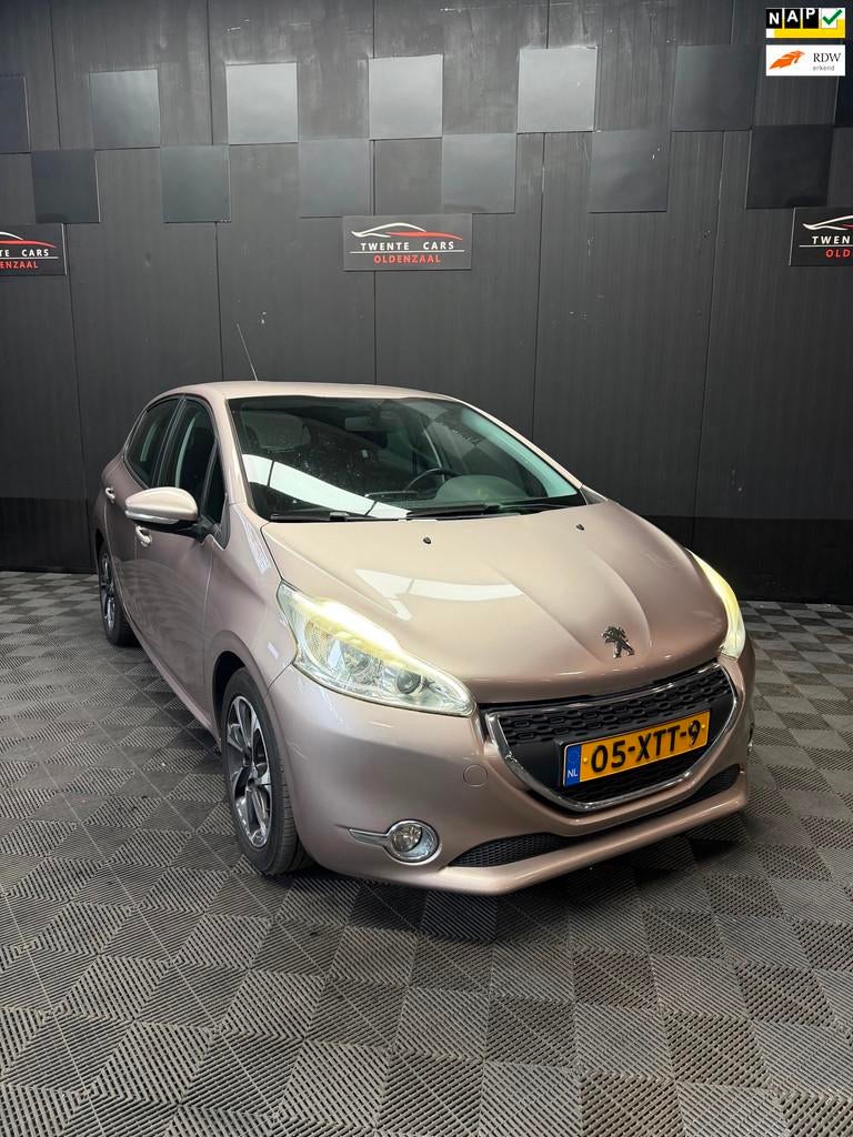 Peugeot 208 1.2 VTi Active | Navi | Led | PDC | Cruise |, Voorwielaandrijving, Euro 5, Stof, Gebruikt