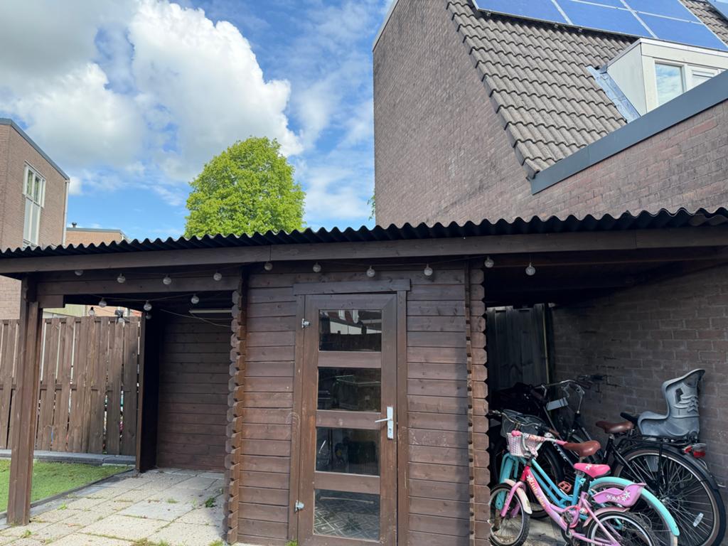 Houten berging met afdak en glazen deur, Ophalen, Zo goed als nieuw, Hout, Fietsenberging