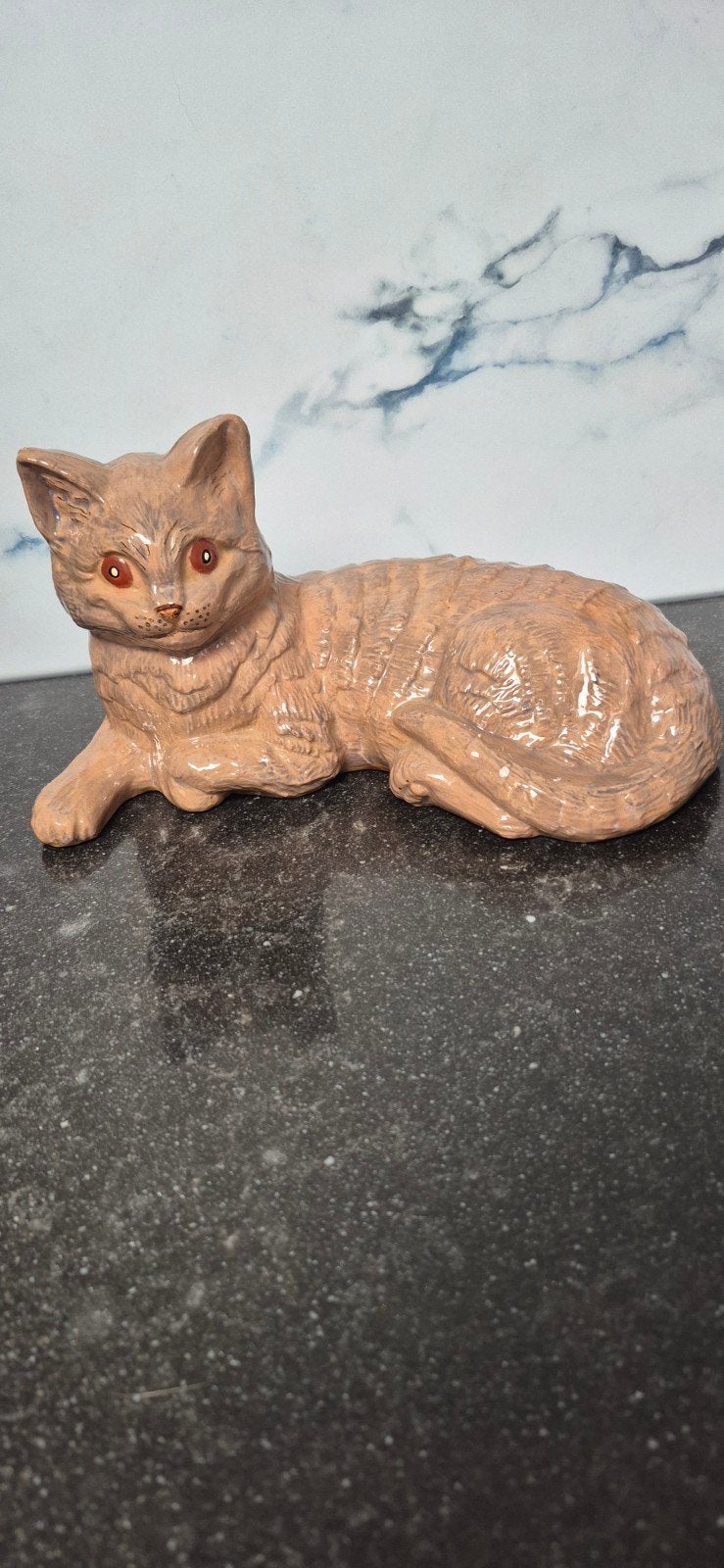 Vintage Kattenbeeldje van Gertrude Okkens - 23x14 cm, Antiek en Kunst, Ophalen of Verzenden