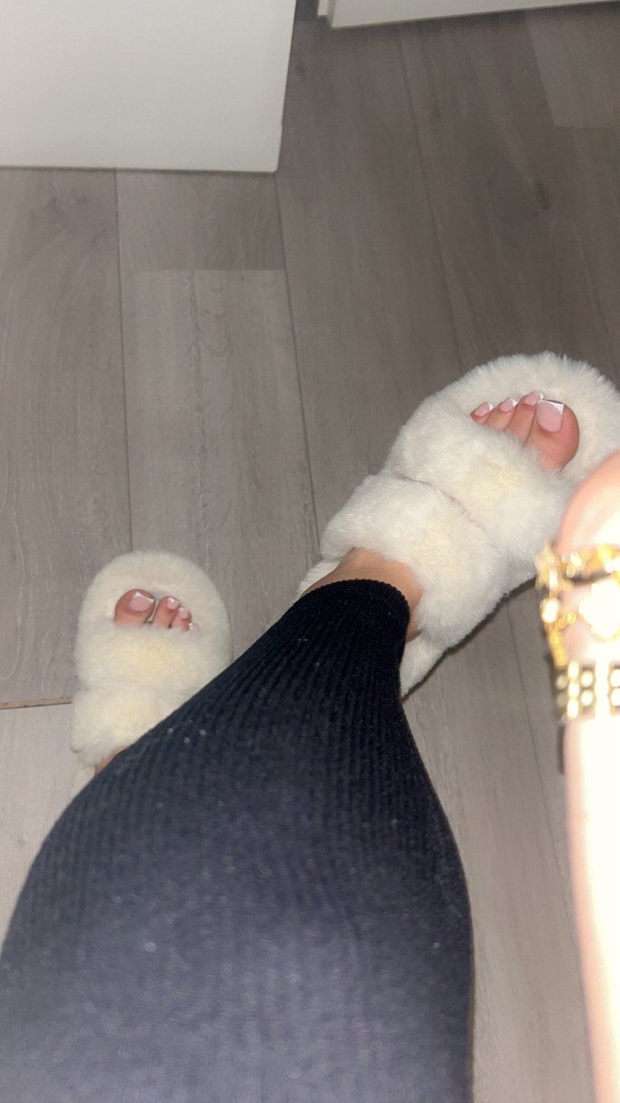 Fluffy Pantoffels, Wit, Ophalen of Verzenden, Zo goed als nieuw, Pantoffels of Sloffen
