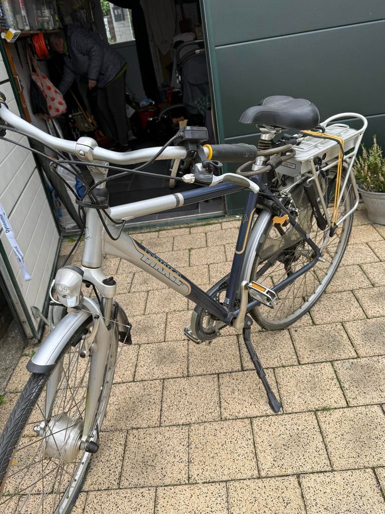 Gebruikte elektrische fiets - banden en accu revisie nodig, Fietsen en Brommers, Elektrische fietsen, Minder dan 30 km per accu