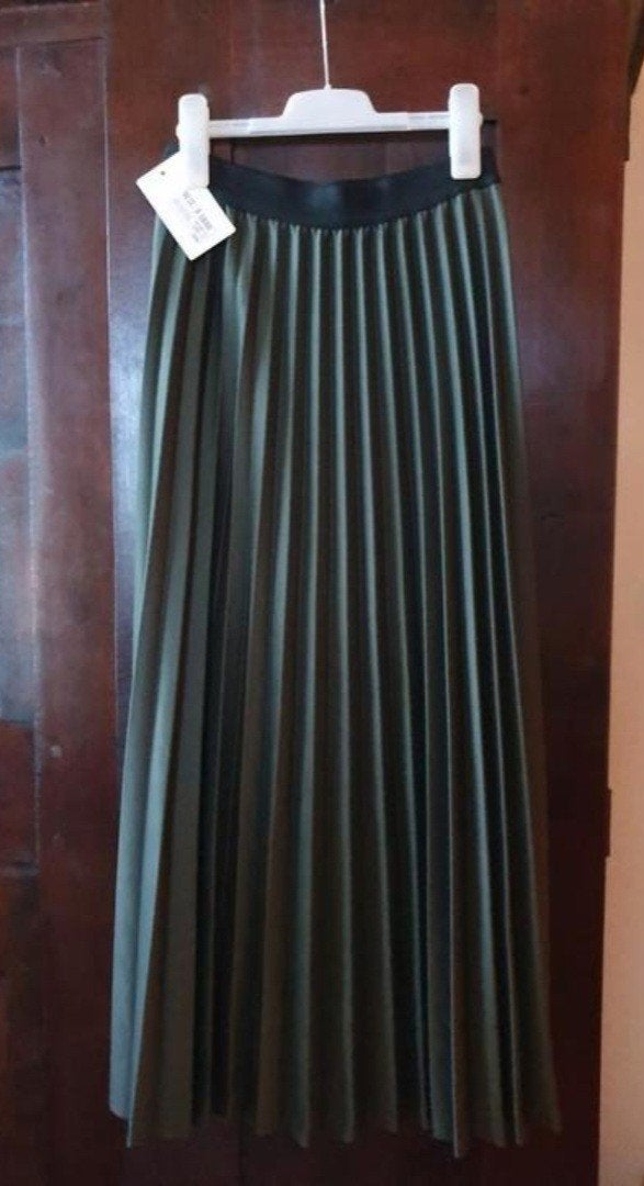 Nieuwe plooienrok / rok legergroen, Kleding | Dames, Rokken, Ophalen of Verzenden, Nieuw, Groen
