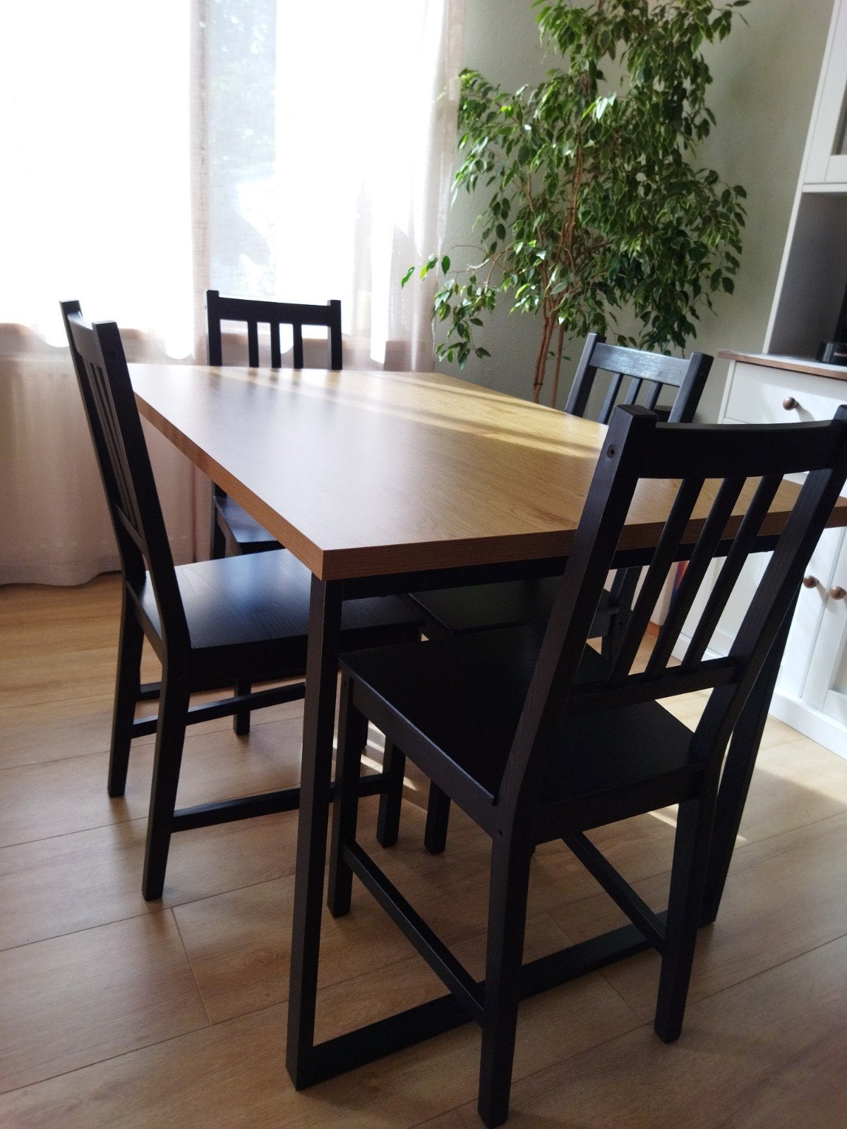 Eettafel 80x120 warm eiken/zwart met 4 stoelen, Gebruikt, 100 tot 150 cm, 50 tot 100 cm, Modern
