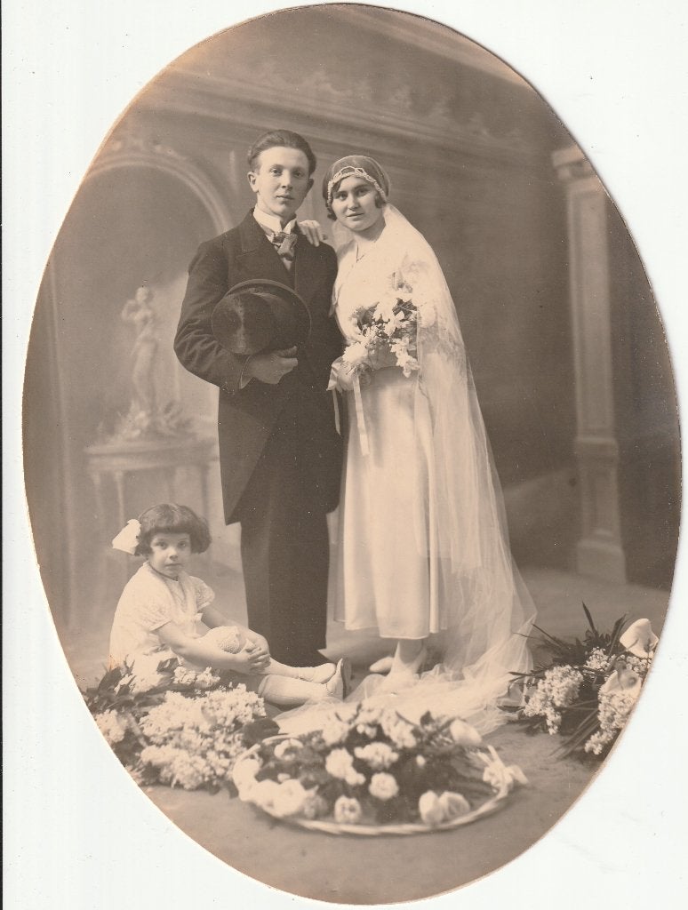 trouw  foto  -   ovaal   -17 op 23  cm, Verzenden, Voor 1940, Zo goed als nieuw, Overige onderwerpen