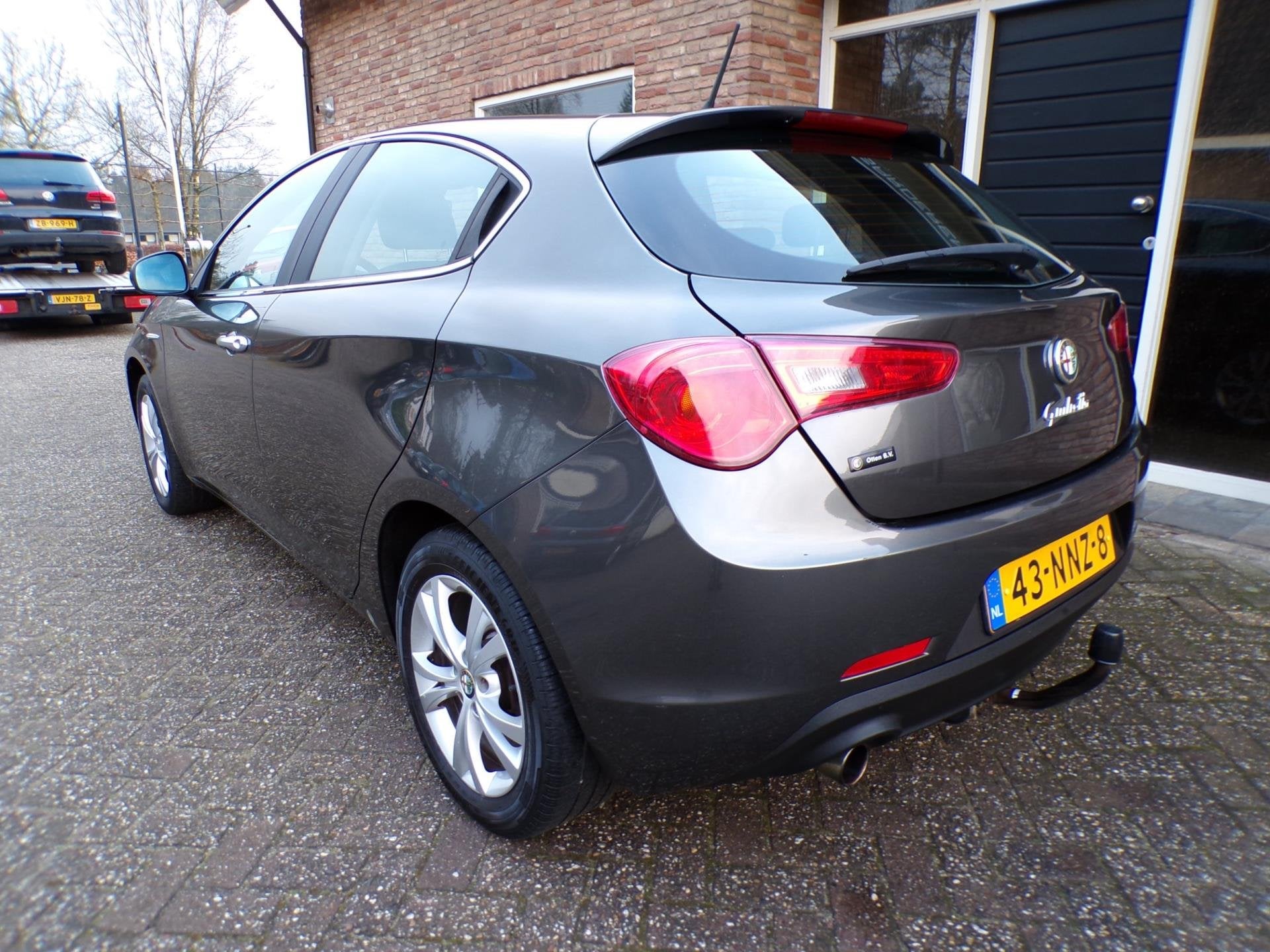 Alfa Romeo Giulietta 1.4 T Distinctive, Voorwielaandrijving, Stof, Gebruikt, Zwart