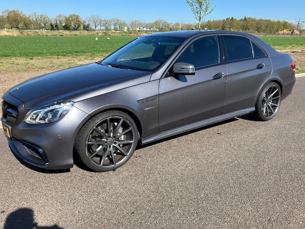 E 63 AMG 2015 met 105.000 km!!!, Auto's, Automaat, Achterwielaandrijving, Navigatiesysteem, Leder
