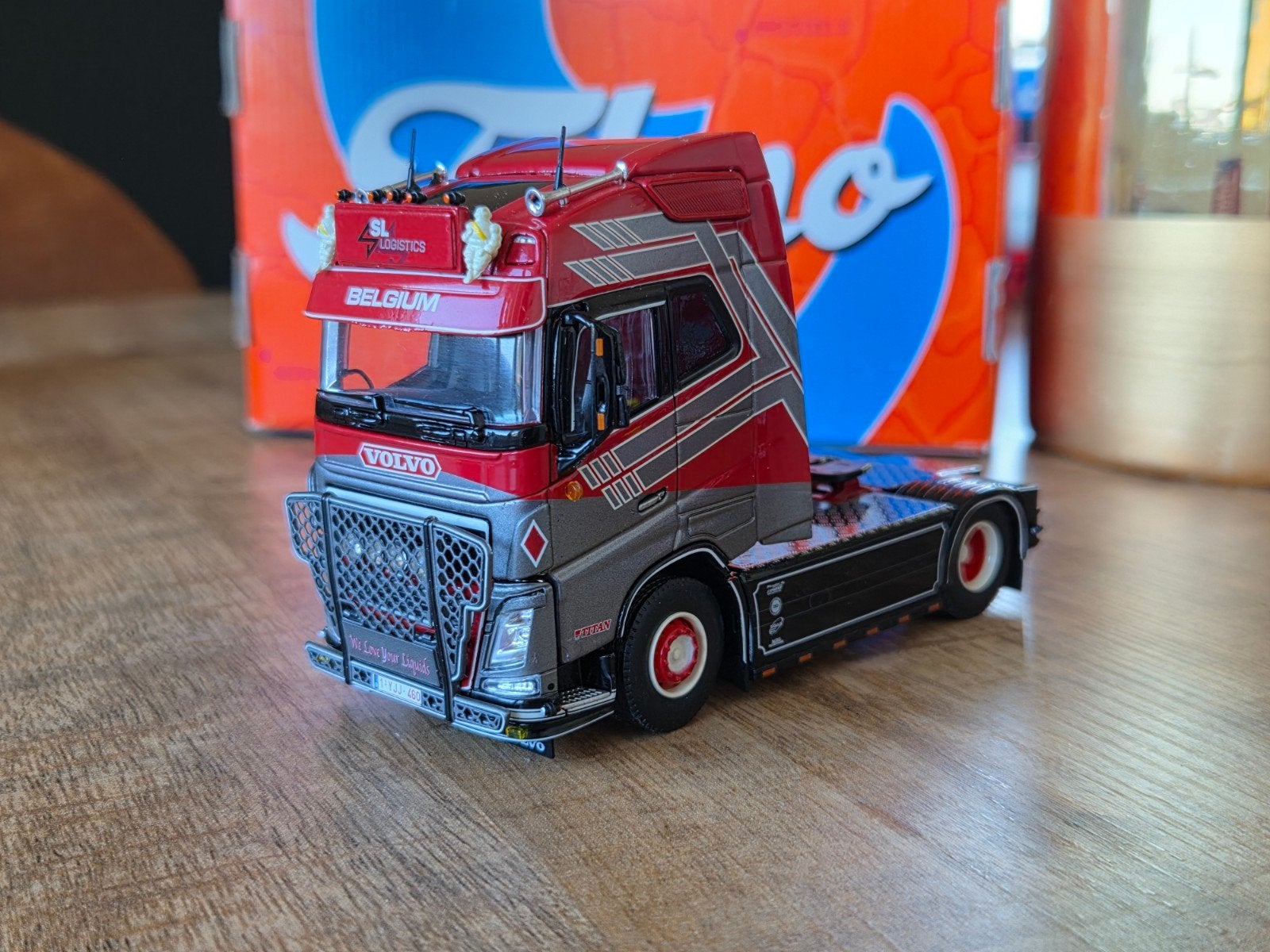 Tekno Volvo Fh4 SL logistics, Ophalen of Verzenden, Zo goed als nieuw, Bus of Vrachtwagen, Tekno