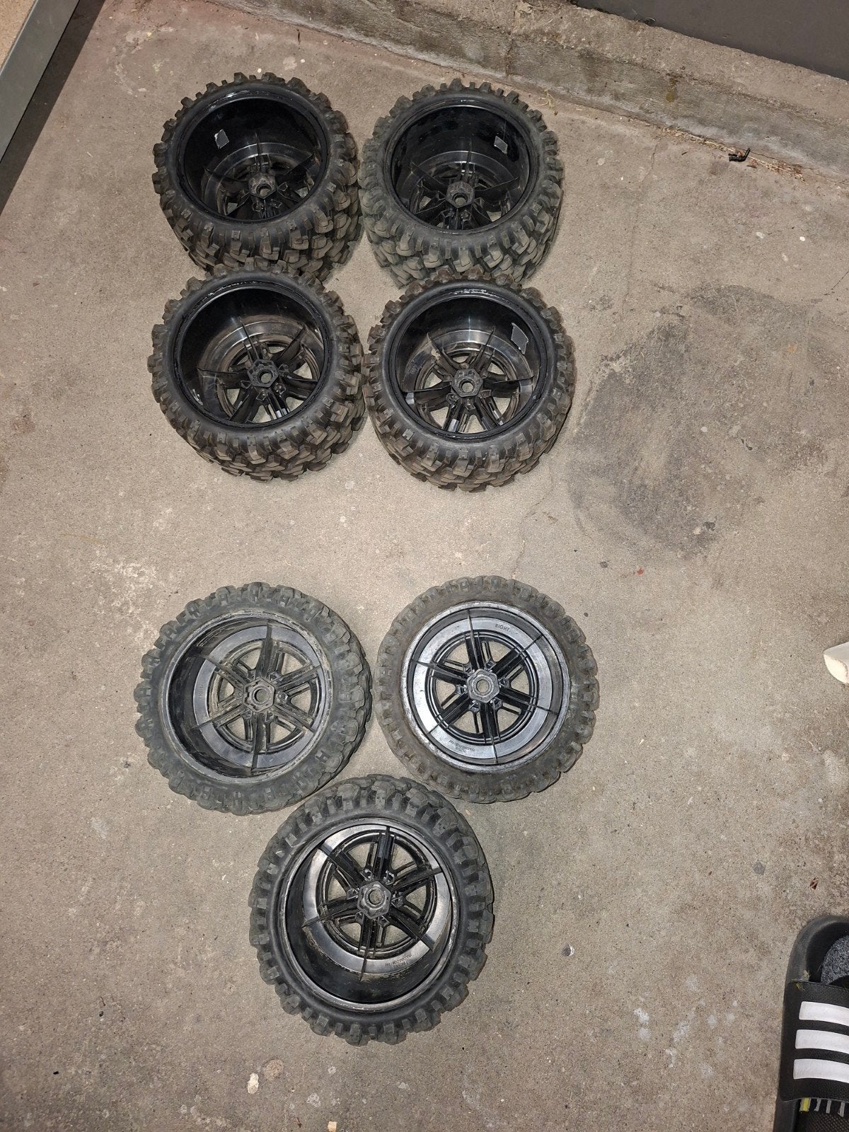 traxxax x maxx banden, 7 goed, 3 in mindere staat, Elektro, Gebruikt, Auto offroad, Ophalen of Verzenden