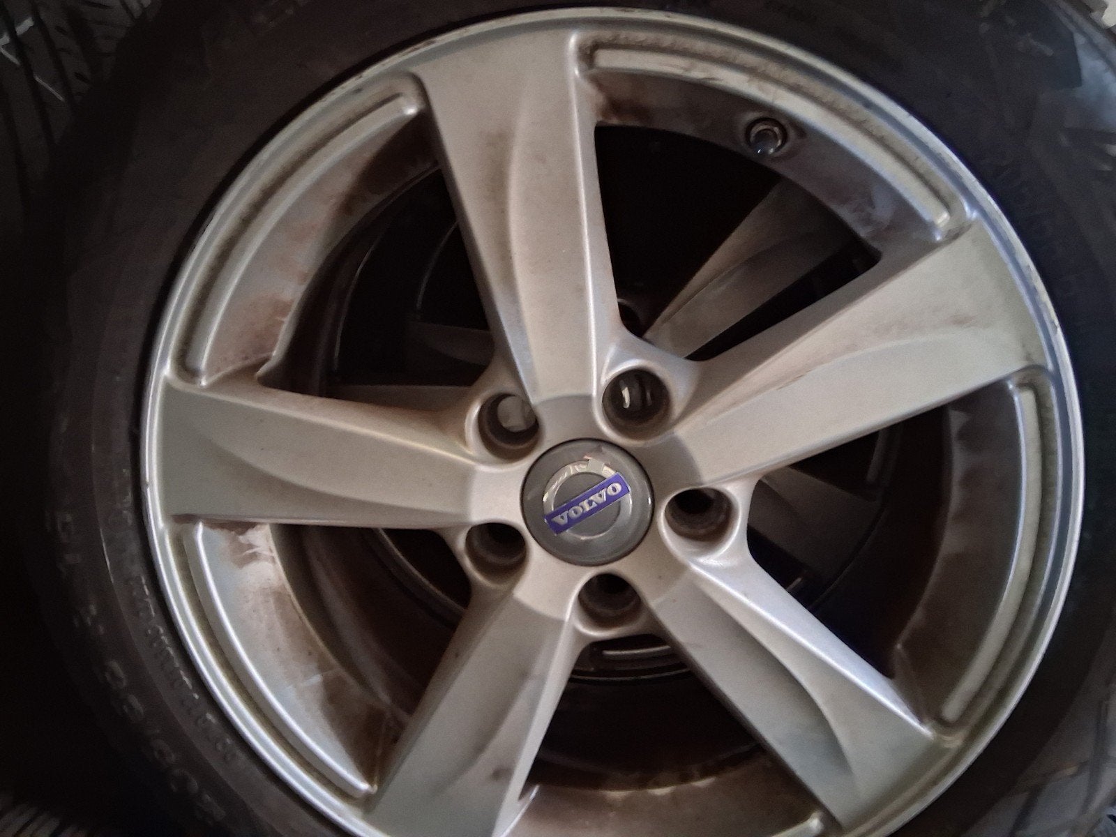 Volvo 16 inch winterbanden met velgen, Auto-onderdelen, Gebruikt, 16 inch, Banden en Velgen, Personenwagen