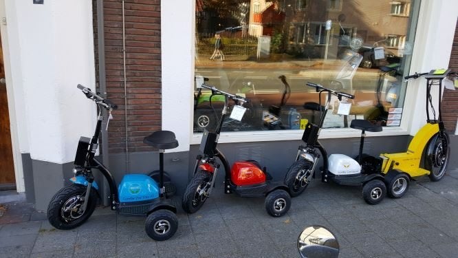 Briski in 9 kleuren, scootmobiel,3wiel,elektrisch voertuig, Ophalen, Nieuw, 1 versnellingen, 50 cc