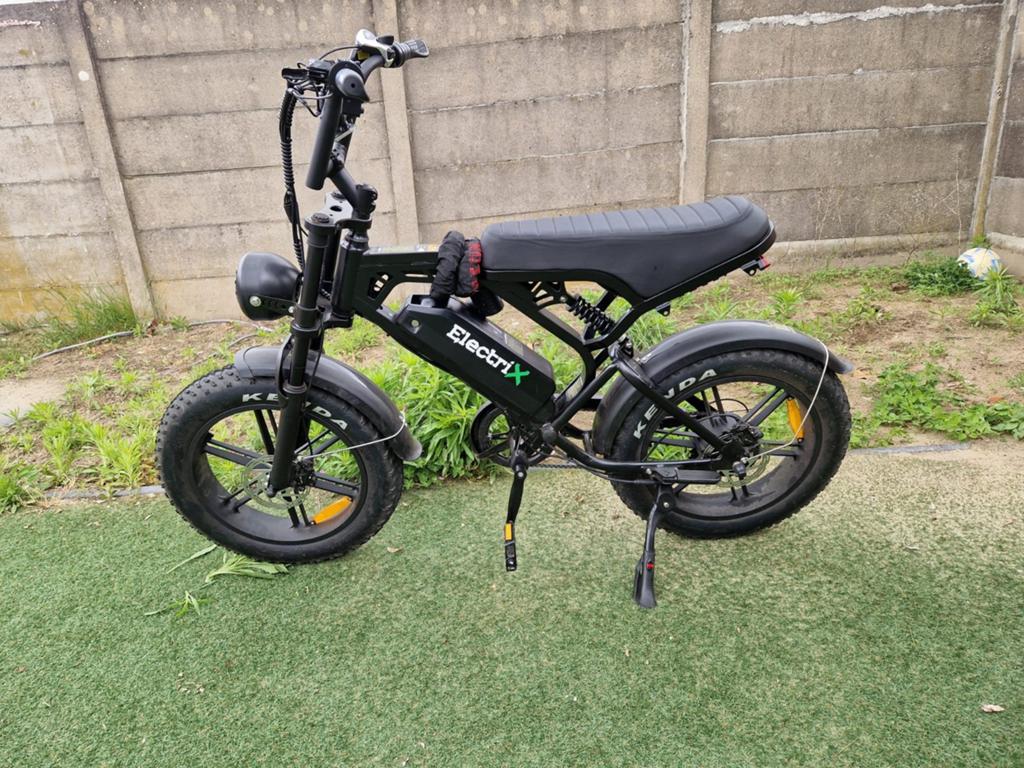 V20 zwart, 59 cm of meer, Ophalen, Zo goed als nieuw, Overige merken