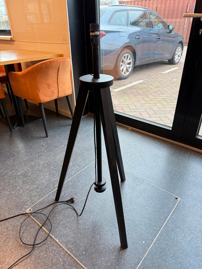 IKEA LAUTERS lampvoet zwart (excl. lampenkap) 2 stuks, Ophalen, Zo goed als nieuw, Hout, 100 tot 150 cm