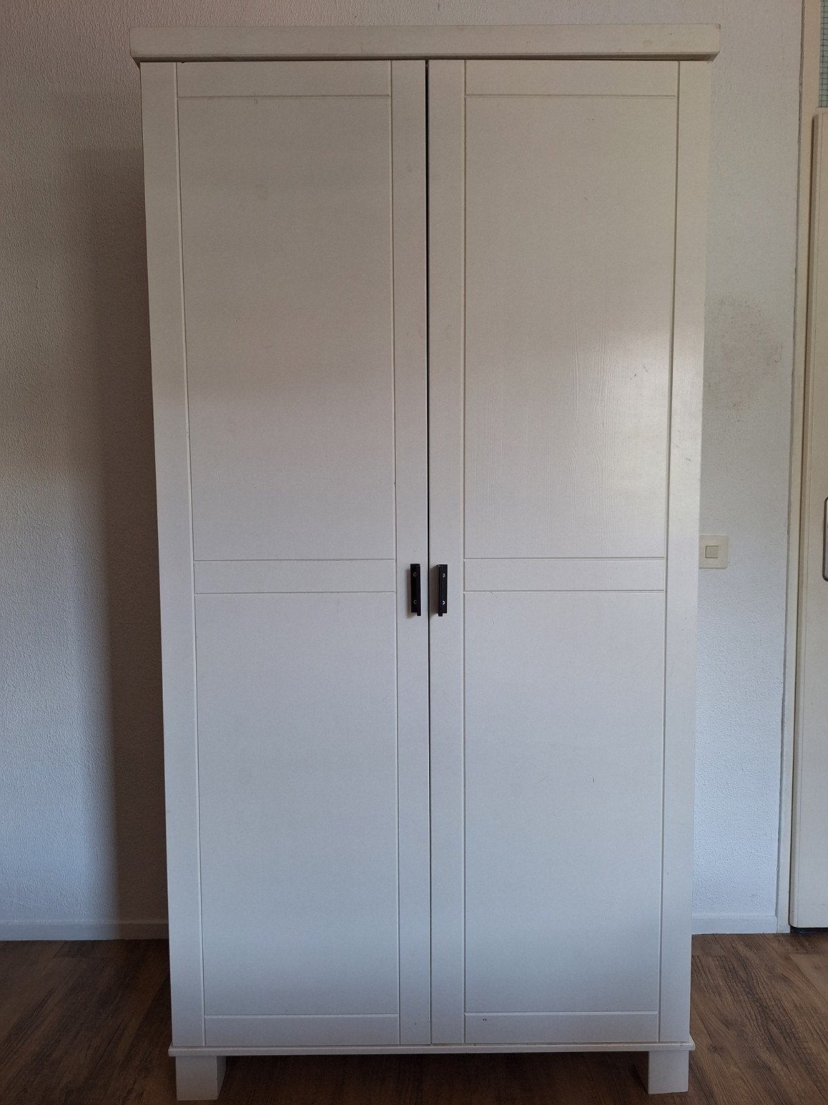 VANDAAG OPHALEN: witte houten kledingkast, Ophalen, Met deur(en), 100 tot 150 cm, Zo goed als nieuw