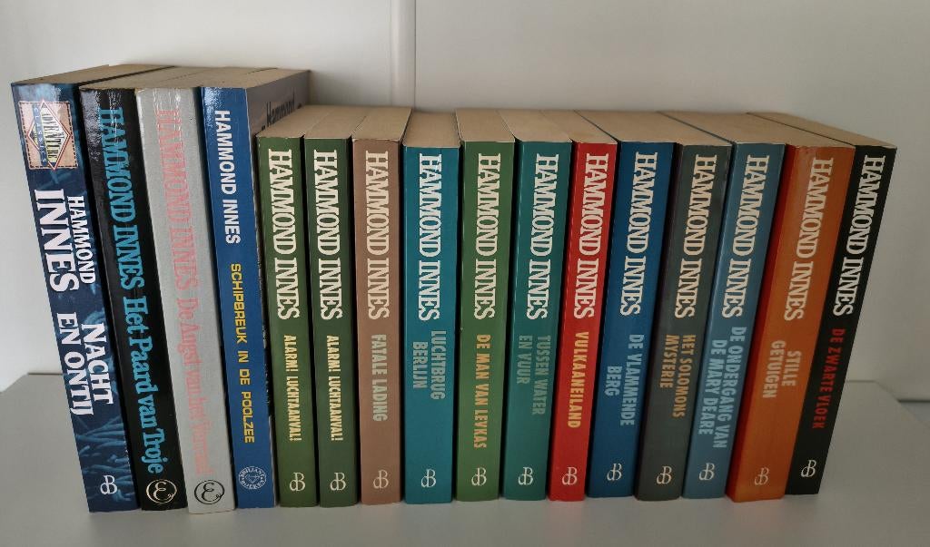 Set Helen MacInnes Nederlands, Ophalen of Verzenden, Zo goed als nieuw, Nederland