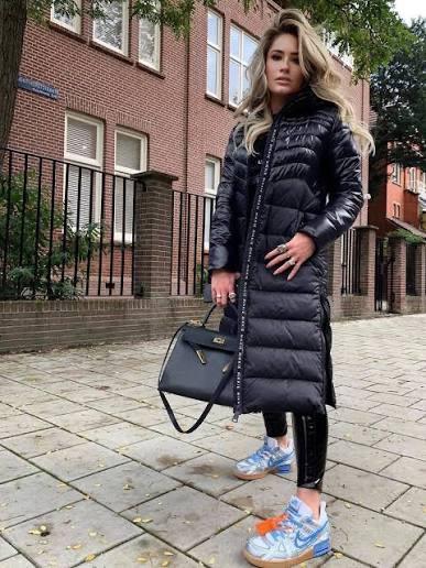 NIKKIE Lange Zwarte Winterjas Maat 36, Kleding | Dames, Jassen | Winter, Ophalen of Verzenden, Zo goed als nieuw, Maat 36 (S)