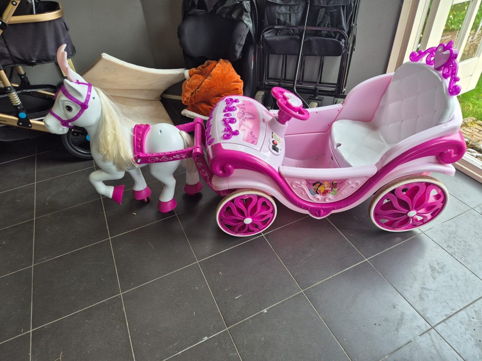 ElektrischePrinsessenkoets met paard - Roze/Paars, Ophalen