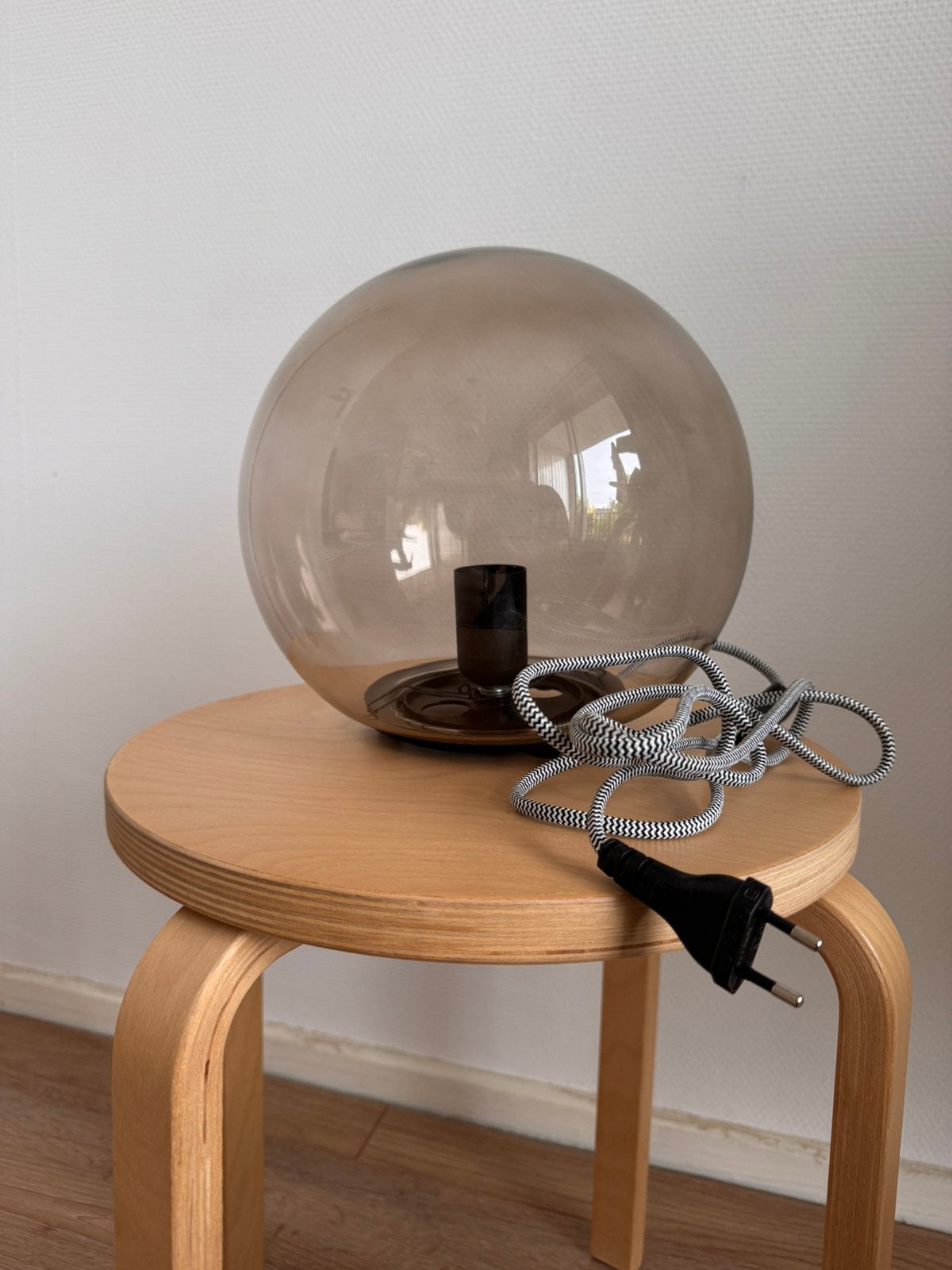 IKEA FADO tafellamp - rookglas - 25 cm, Ophalen, Zo goed als nieuw, Minder dan 50 cm