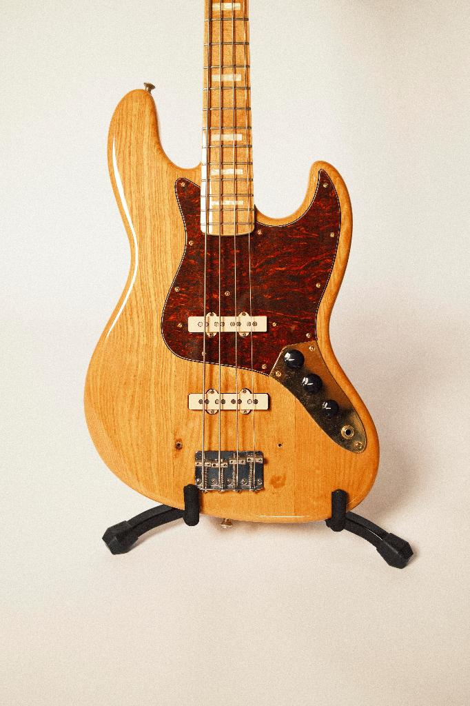 Fender Jazz Bass - 1993, 17600 N. Perimeter Drive, Suite 100, Scottsdale AZ 85255-5435, Verenigde Staten, Contactemea@fender.com