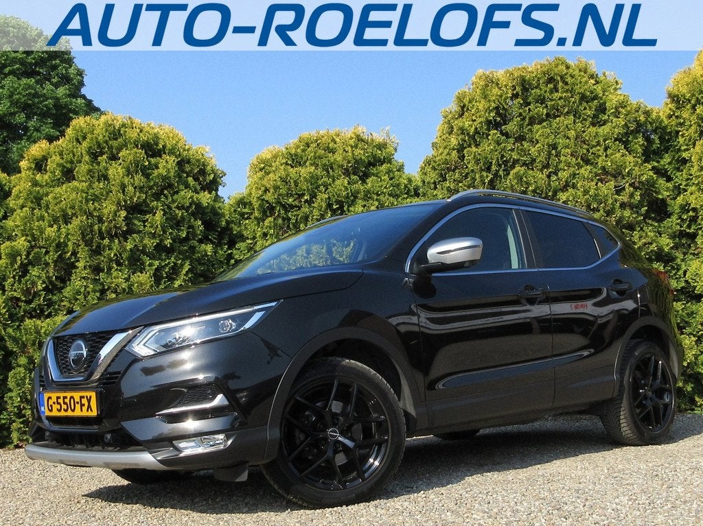 Nissan Qashqai 1.3 DIG-T N-Motion * Navi * Camera * Pano.dak, Voorwielaandrijving, Gebruikt, 4 cilinders, Zwart