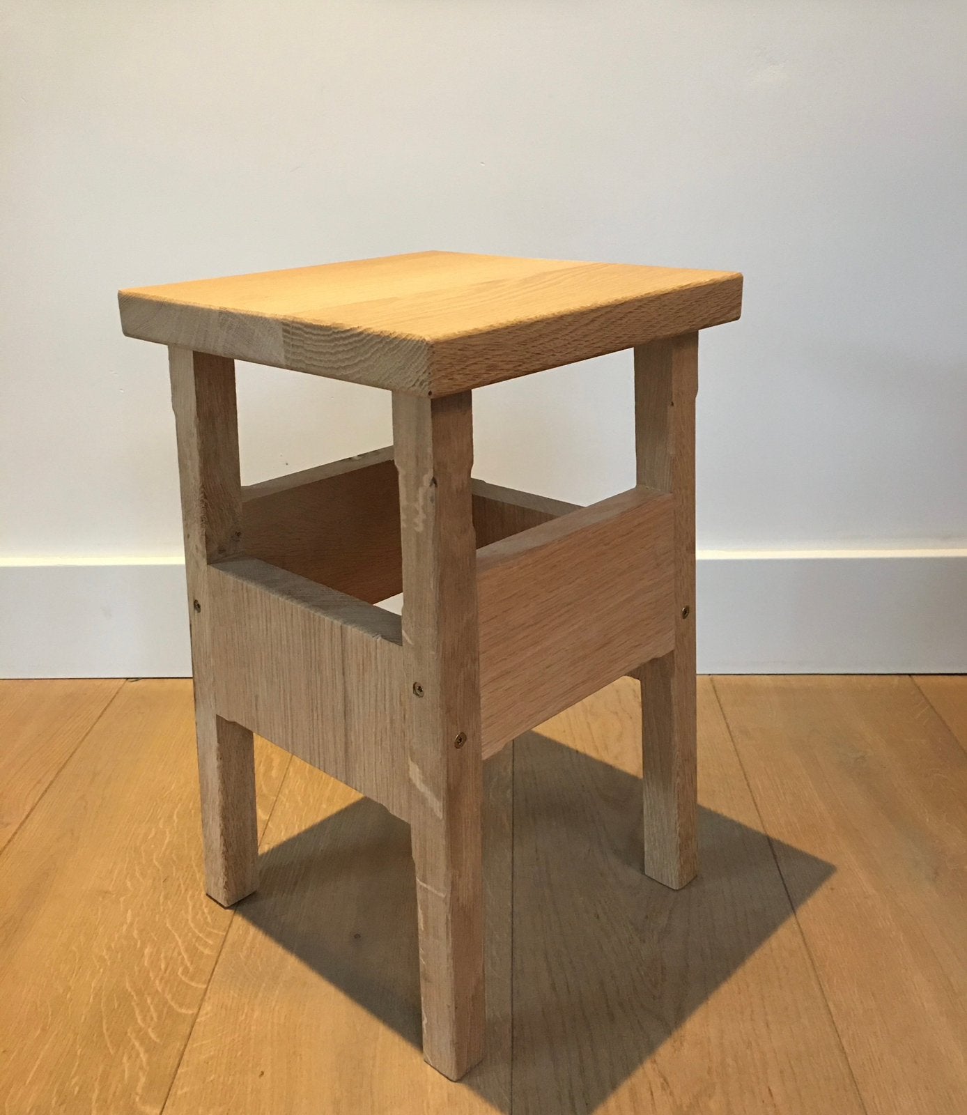 Massief eiken kruk/plantentafel., Ophalen, Nieuw, Hout