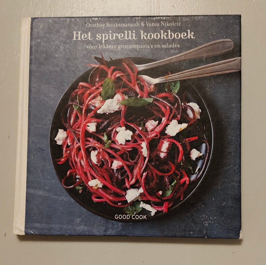 Het SPIRELLI Kookboek voor lekkere groentepasta's en salades, Orathay Souksisavanh, Ophalen of Verzenden, Zo goed als nieuw, Gezond koken