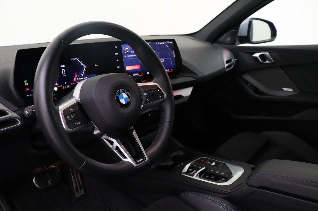 BMW 1 Serie 120 M Sport Automaat / Sportstoelen / Comfort Ac, Auto's, BMW, Gebruikt, 156 pk, Met garantie (alle), Origineel Nederlands