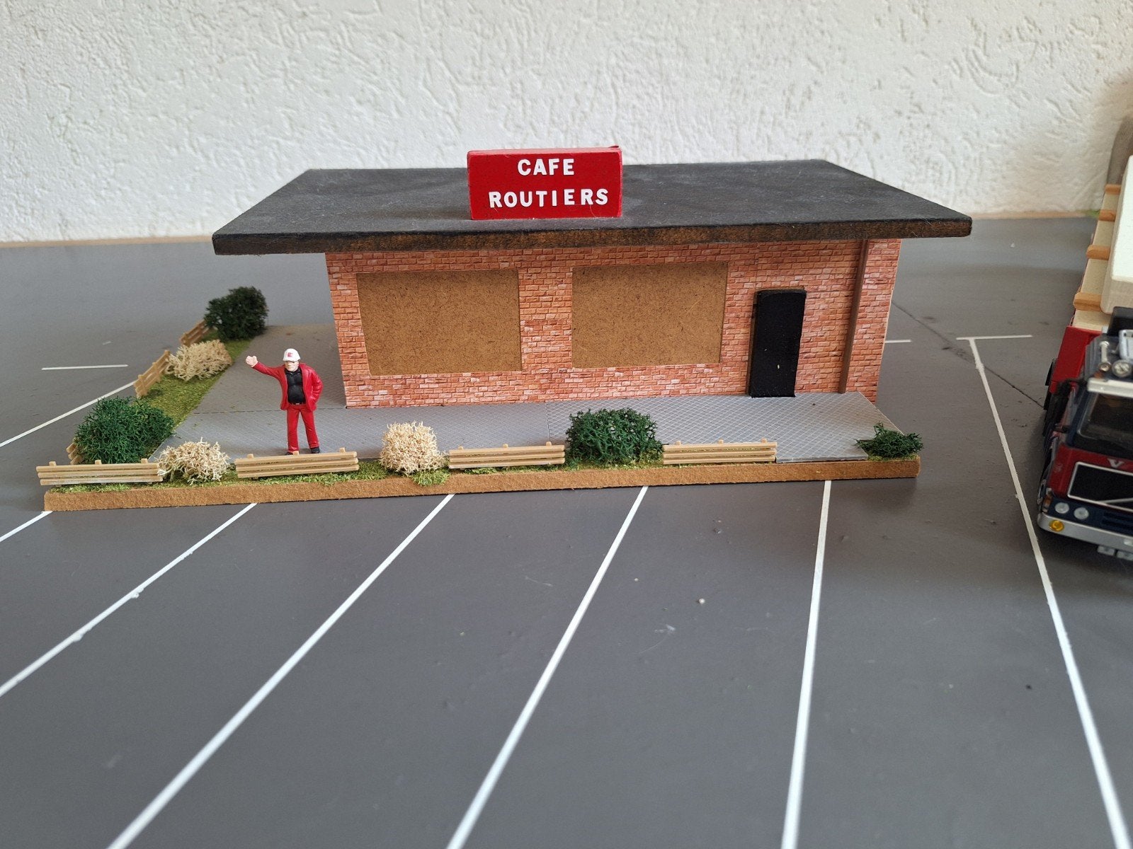 DIORAMA   CHAUFFEURSCAFE, Verzenden, Zo goed als nieuw, Bus of Vrachtwagen, Overige merken