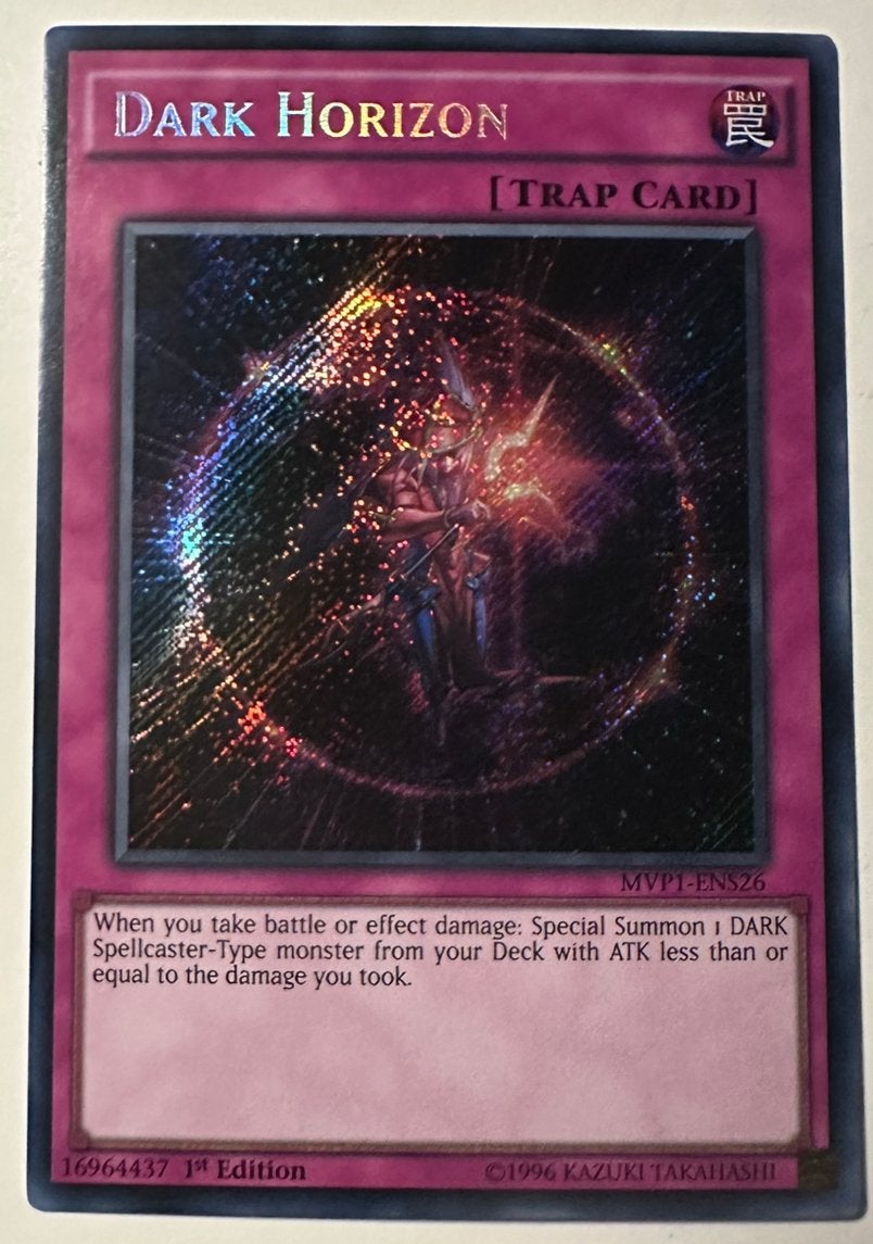 Yu-Gi-Oh! Dark Horizon MVP1 1st Edition !, Ophalen of Verzenden, Zo goed als nieuw, Losse kaart, Foil