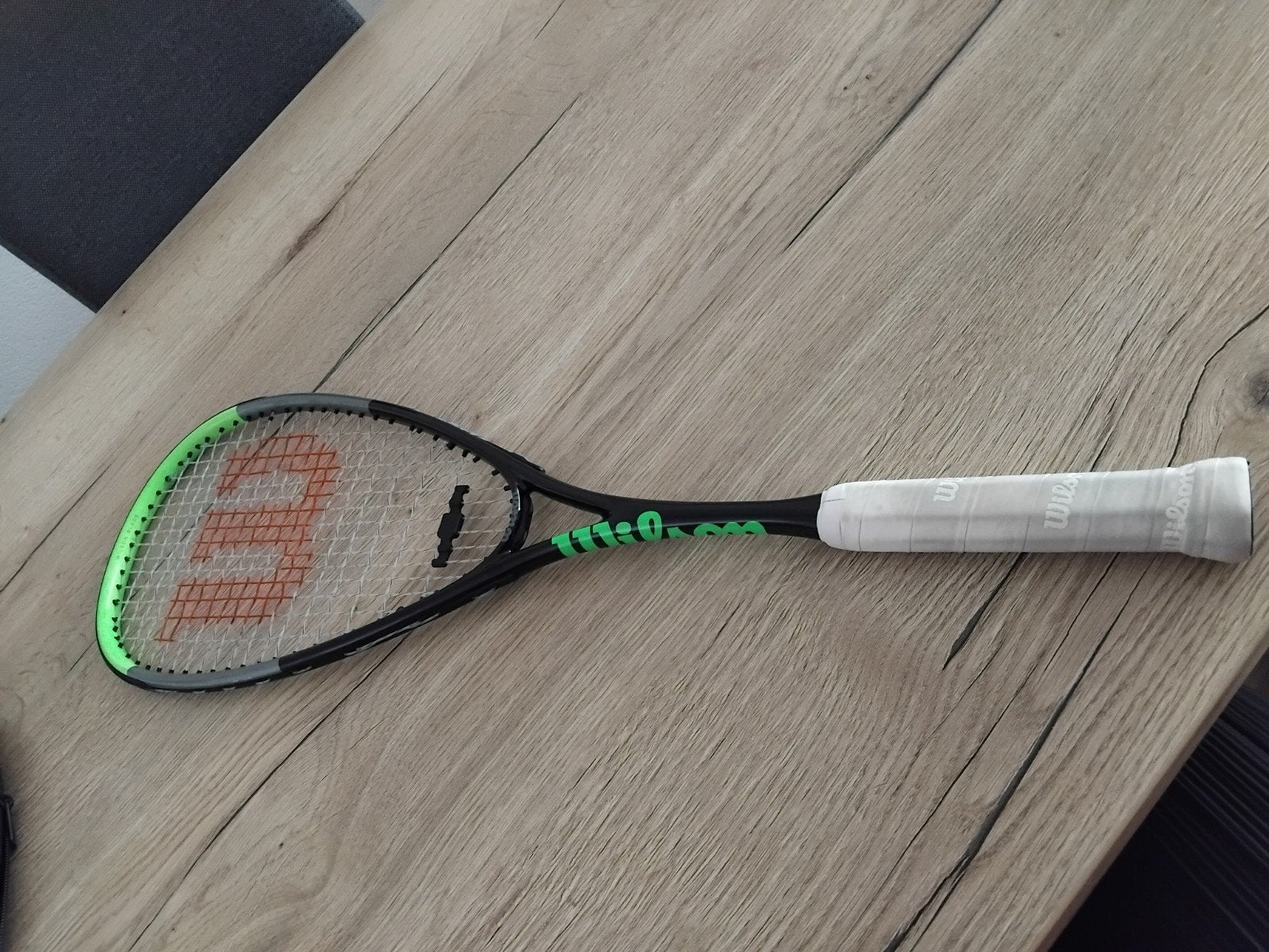 2 squash rackets. 1 merk Wilson, 1 merk Perfly, Sport en Fitness, Squash, Ophalen