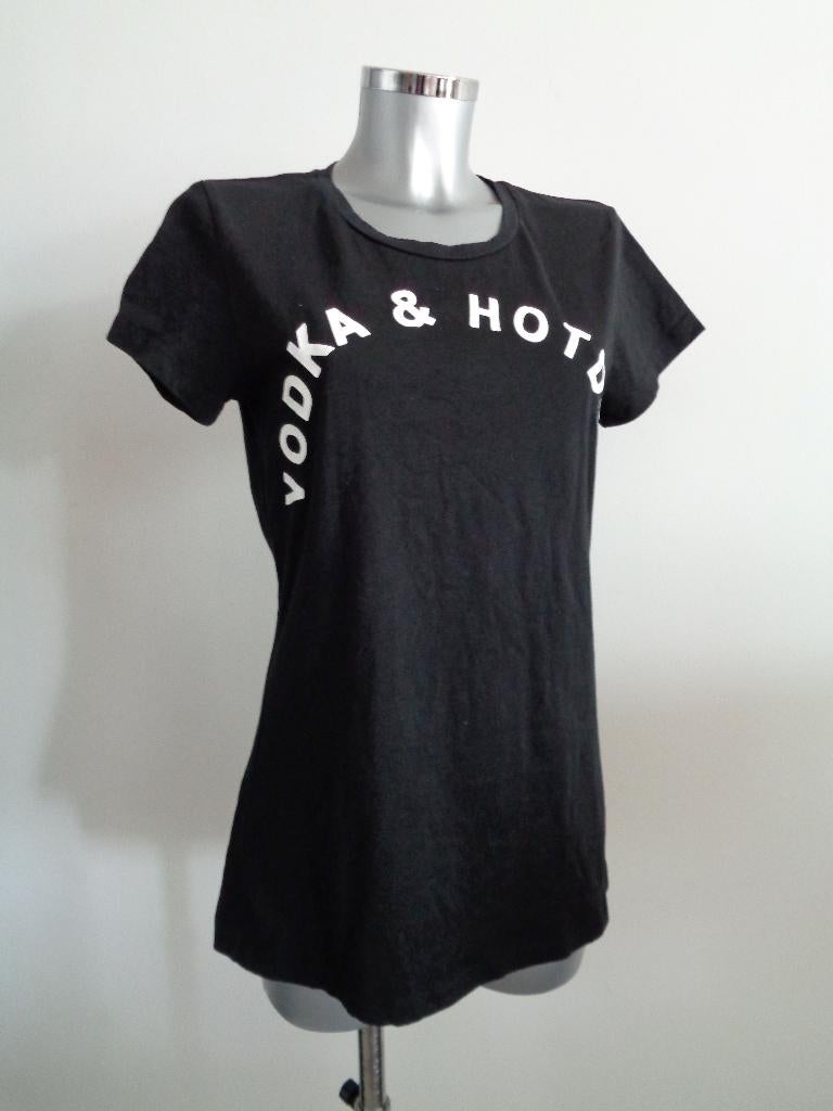 Nikkie zwarte shortsleeve met tekst, maat 38, Maat 38/40 (M), Verzenden, Zwart, Zo goed als nieuw