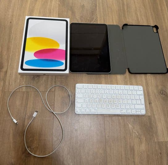 iPad A16 Zilver 128GB met hoes, keyboard en accessoires, Computers en Software, Apple iPads, Ophalen, Apple iPad, 11 inch, Nieuw