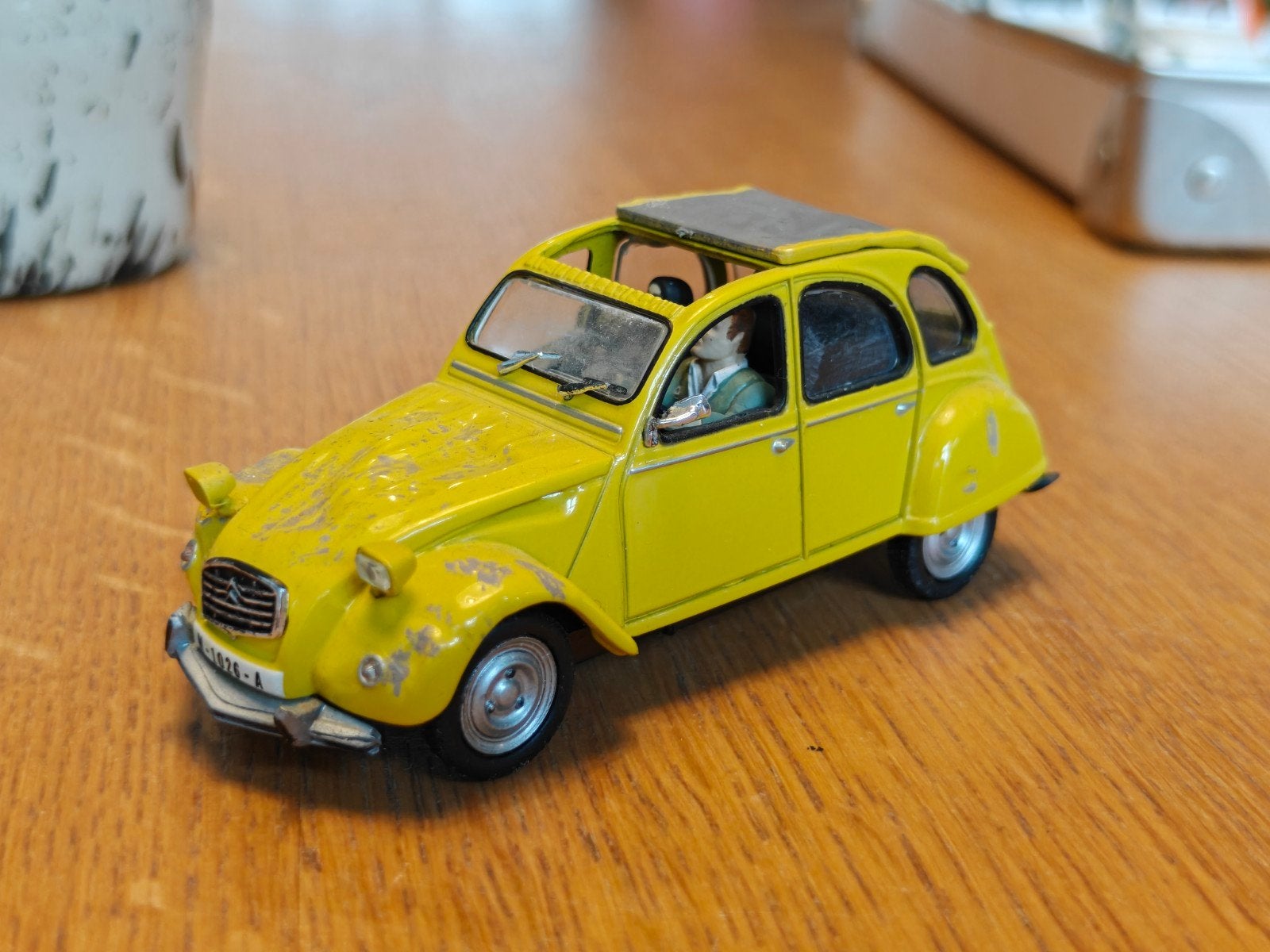 Universal Hobbies Citroen 2CV James Bond EEND, Ophalen of Verzenden, Zo goed als nieuw, Auto