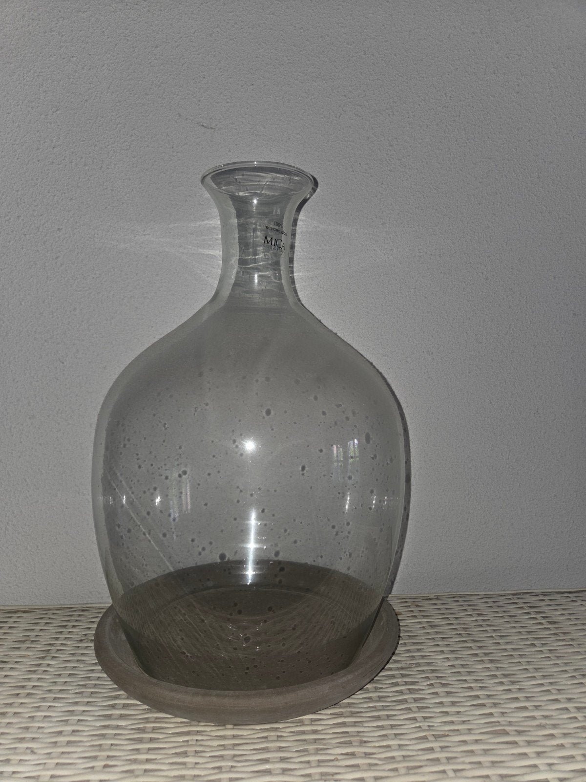 35 cm hoge stolpvaas op plateau van gerecycled glas, Transparant, Ophalen of Verzenden, Gerecycled glas, Glas