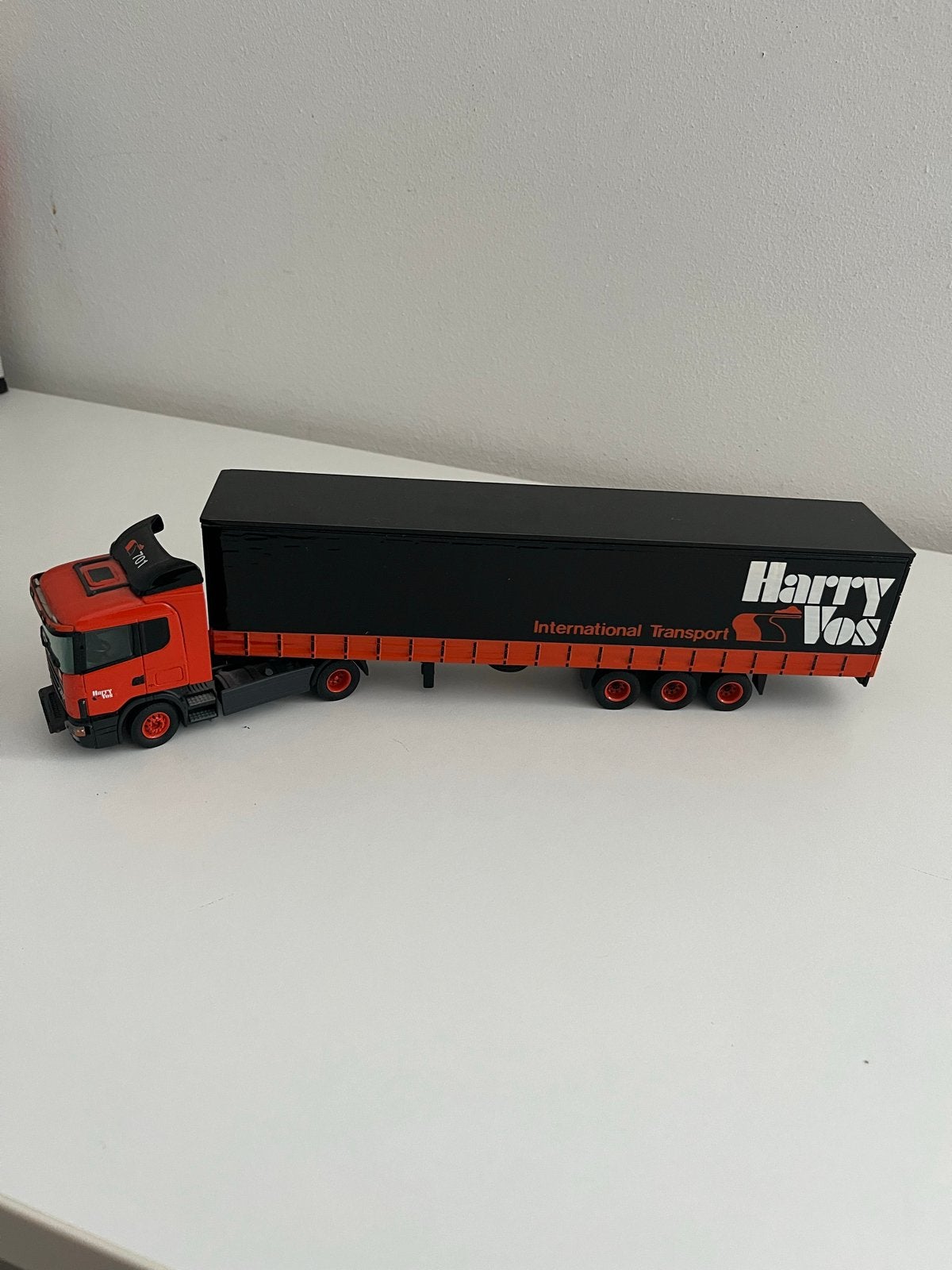Scania Harry Vos International Transport modeltruck, 1:50 of kleiner, Zo goed als nieuw, Truck, Ophalen