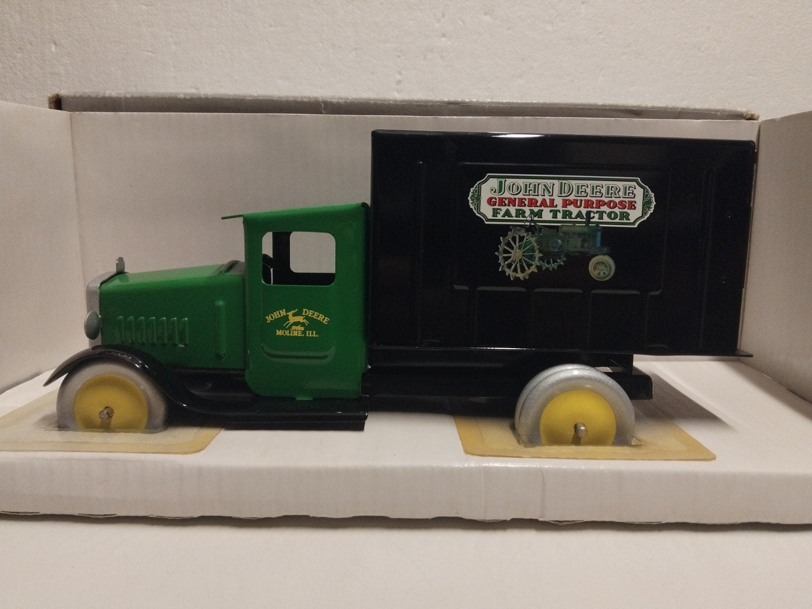 Ford model A Truck JOHN DEERE Vintage Steel SpecCast KRD, Hobby en Vrije tijd, Ophalen of Verzenden, Zo goed als nieuw, Auto, Overige merken