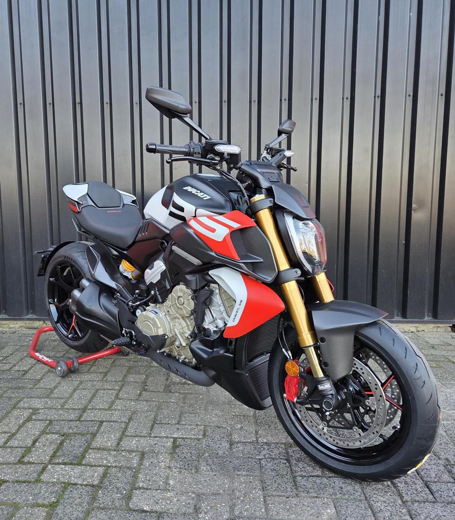 Ducati Diavel V4 RS, Bedrijf, Overig
