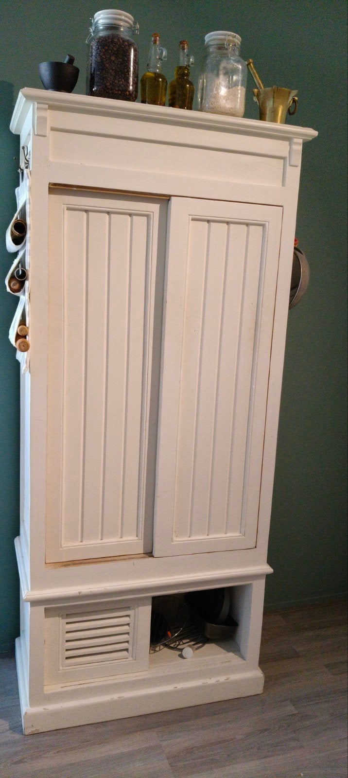 Massief houten kast met schuifdeuren en 3 planken, Huis en Inrichting, Kasten | Boekenkasten, Ophalen, 50 tot 100 cm, Landelijk