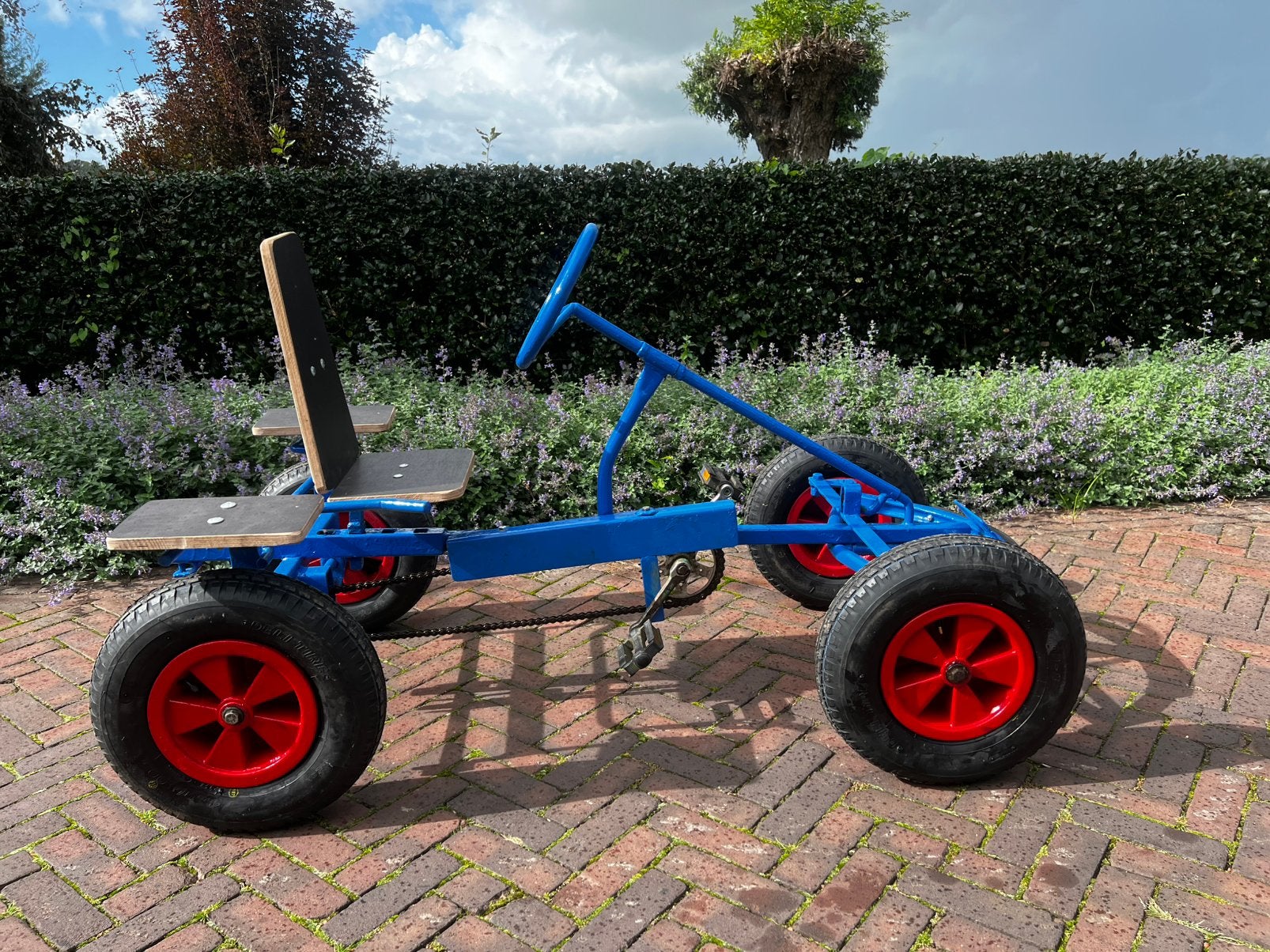 Stevige, soepel rijdende skelter met 4 nieuwe banden!, Ophalen, Zo goed als nieuw, Overige merken, Duozit