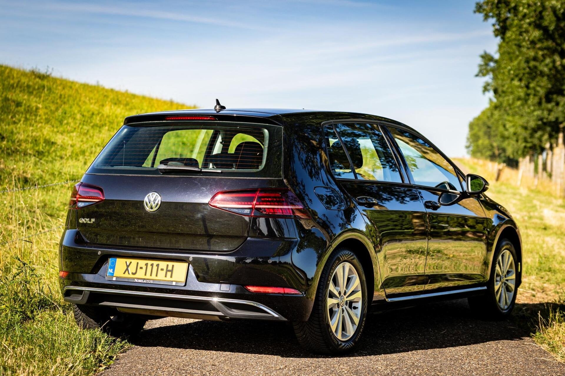 Volkswagen Golf 1.0 TSI Comfortline Business | Verkocht!, Euro 6, Met garantie (alle), Zwart, Bedrijf
