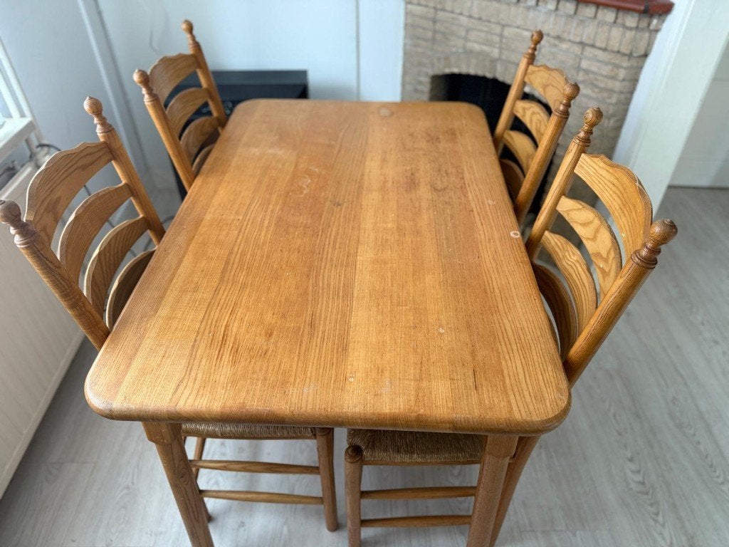 GRATIS: (Koelkast, TV +, Eettafel, Mini-Oven), Ophalen, Gebruikt