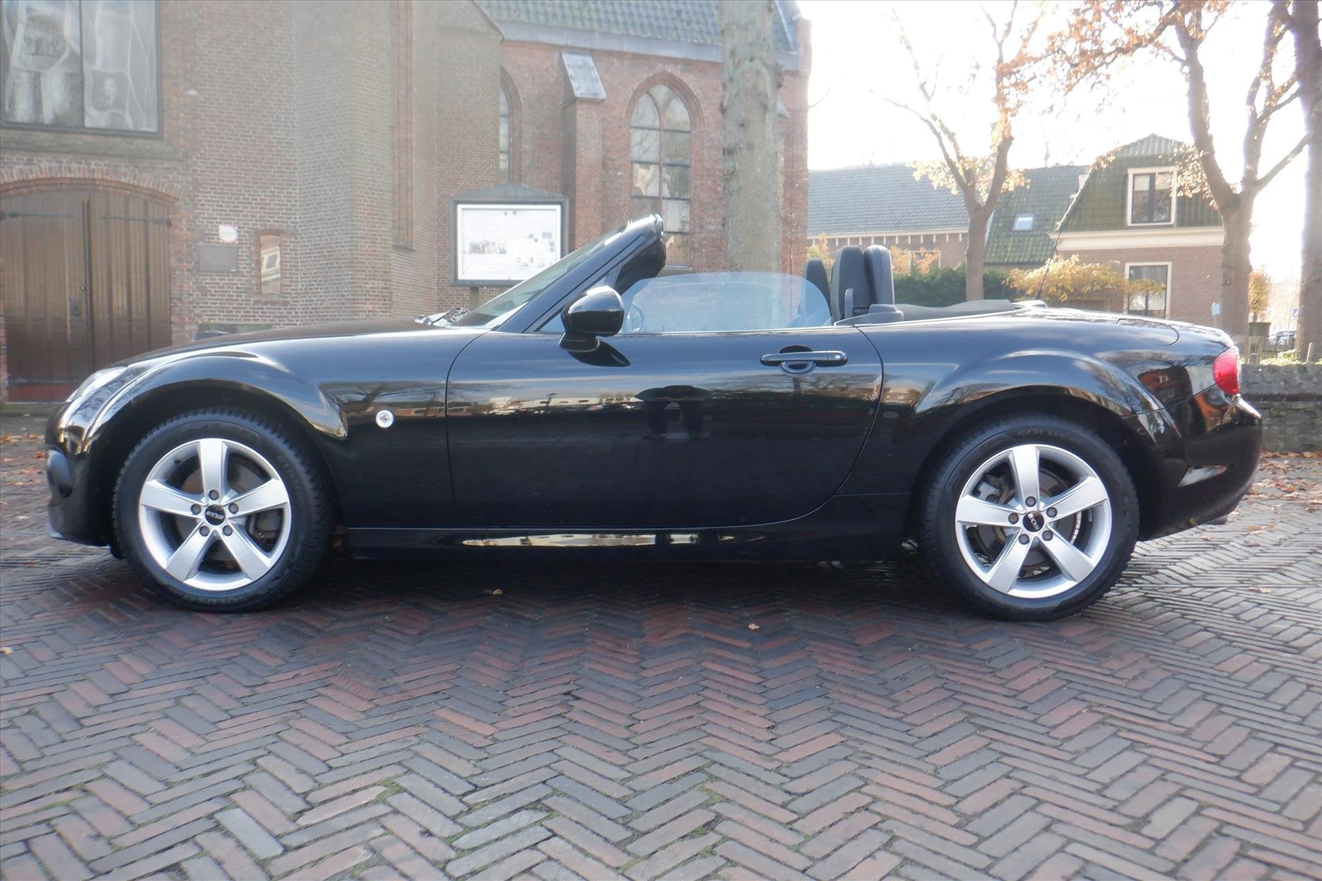 Mazda MX5 1.8 Touring, Euro 5, Gebruikt, Zwart, 4 cilinders